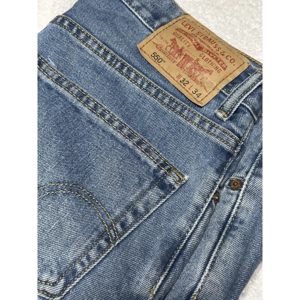 Levis 550 Relaxed Fit Tapered Leg Light Blue Denim Jeans Mens 32x32 Flawless
